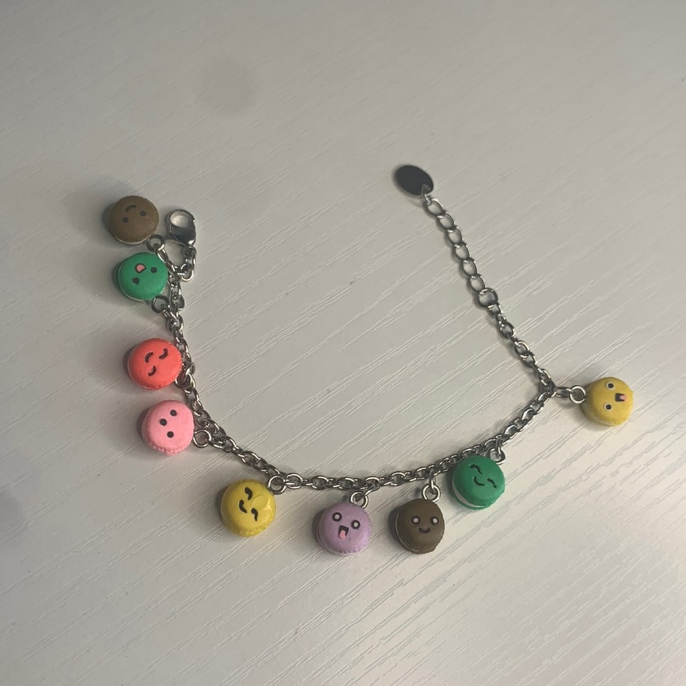 Macaroon Claire’s bracelet